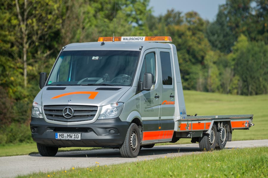 LKW fur Fahrzeugbeforderung Mercedes Sprinter