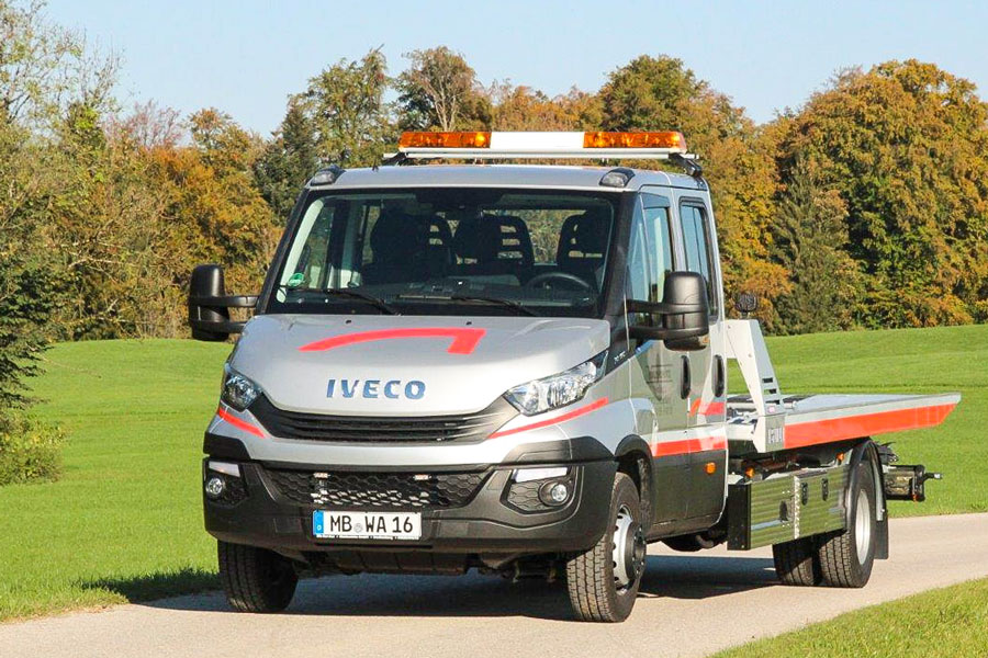 LKW fur Fahrzeug beforderung LFB Iveco 70 180