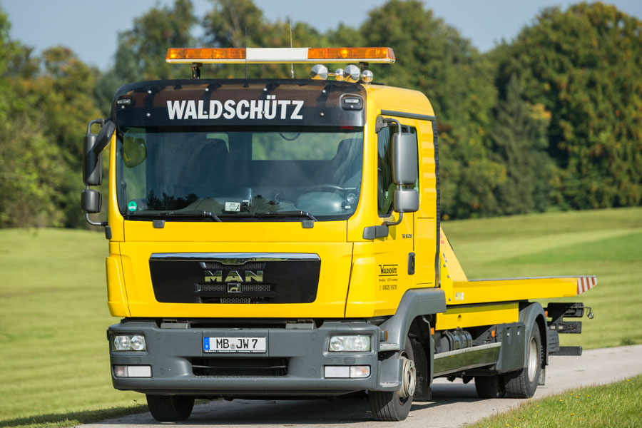 LKW fur Fahrezeugbeforderung LFB MAN