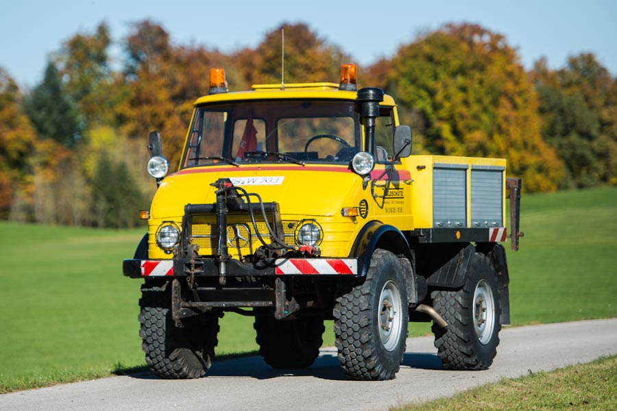 Zugmaschine ZM Unimog